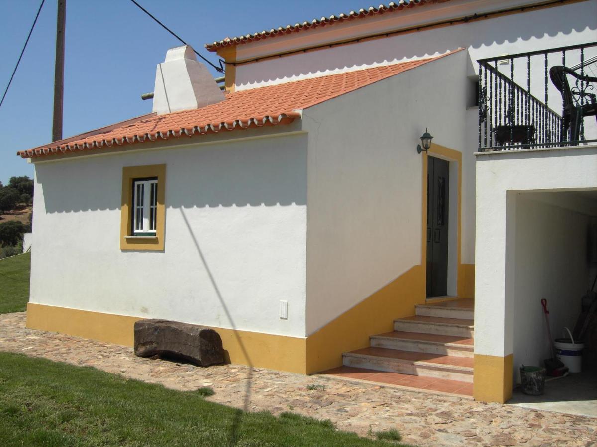 House With Authentic Tiling And Antique Furniture Villa Montemor-o-Novo Luaran gambar