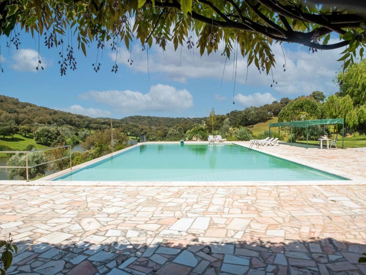 House With Authentic Tiling And Antique Furniture Villa Montemor-o-Novo Luaran gambar