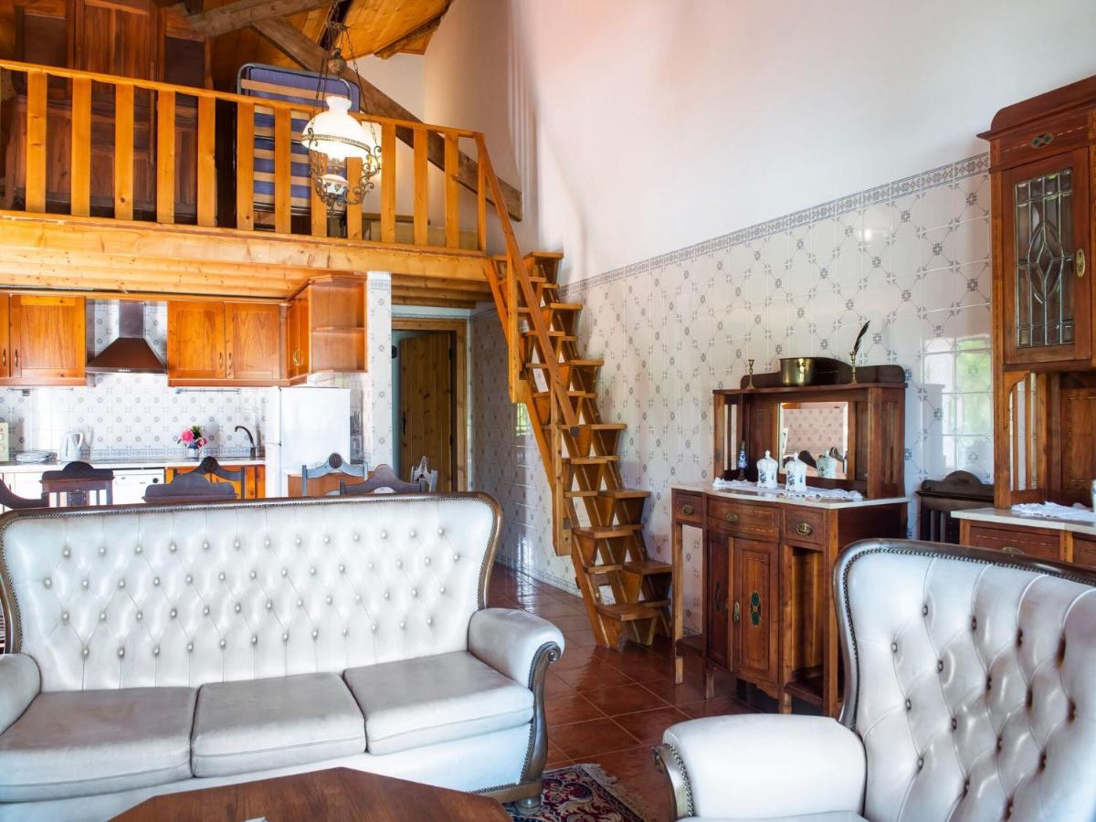 House With Authentic Tiling And Antique Furniture Villa Montemor-o-Novo Luaran gambar