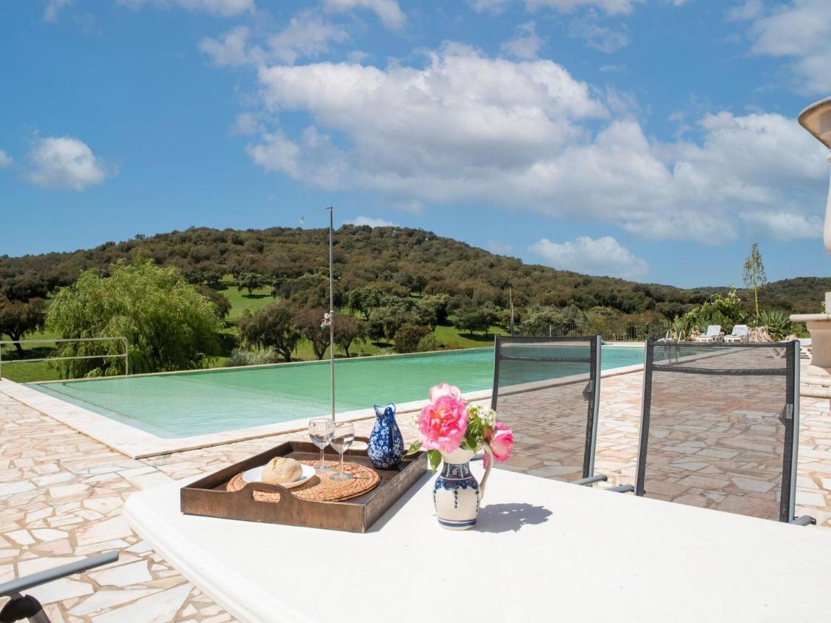 House With Authentic Tiling And Antique Furniture Villa Montemor-o-Novo Luaran gambar
