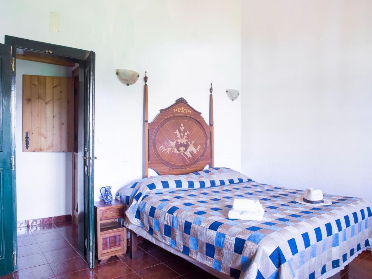 House With Authentic Tiling And Antique Furniture Villa Montemor-o-Novo Luaran gambar