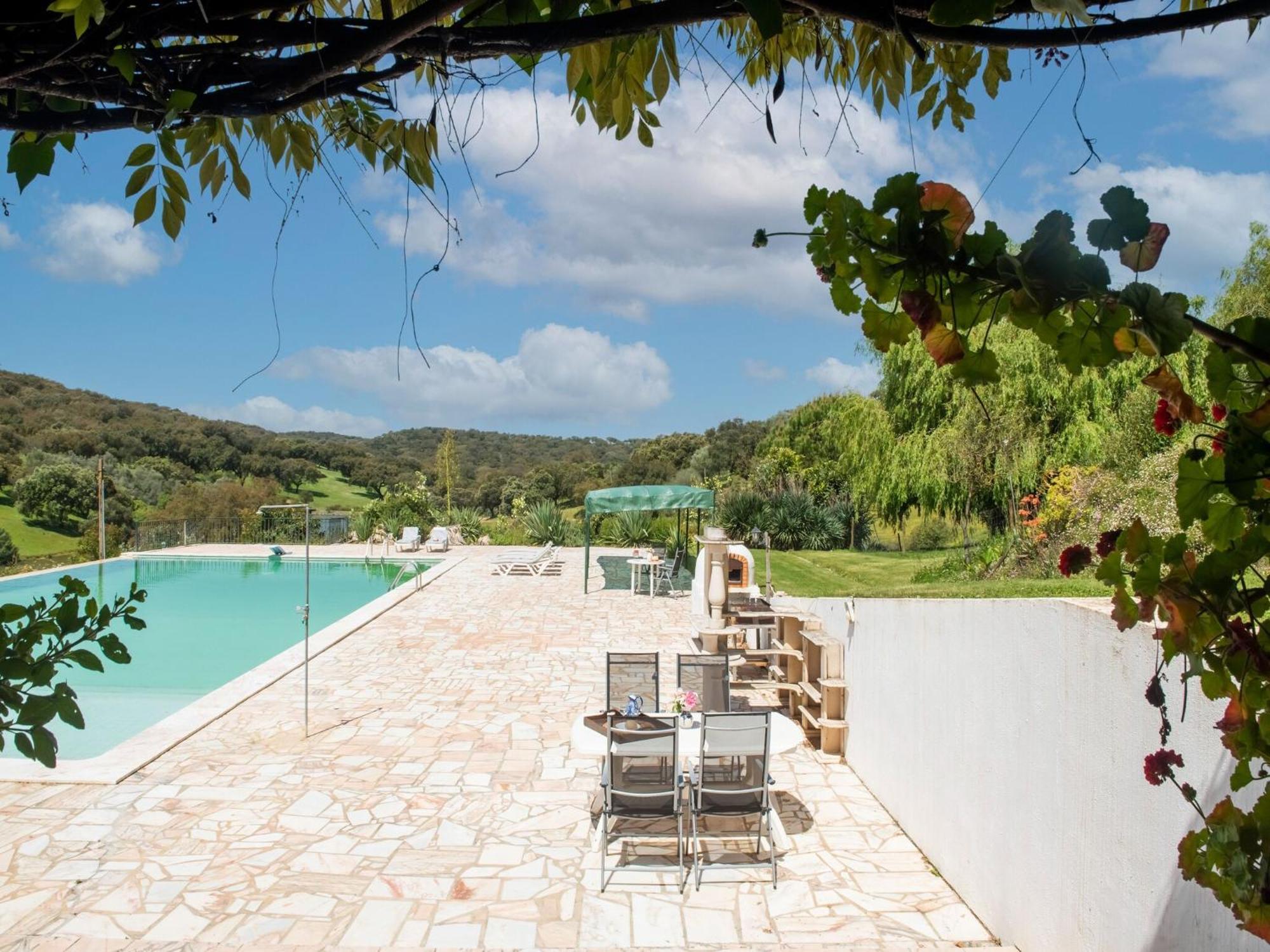House With Authentic Tiling And Antique Furniture Villa Montemor-o-Novo Luaran gambar